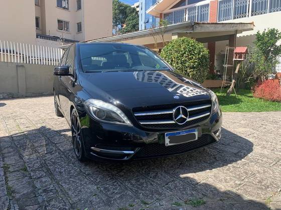 MERCEDES-BENZ B 200 1.6 TURBO GASOLINA 4P AUTOMÁTICO